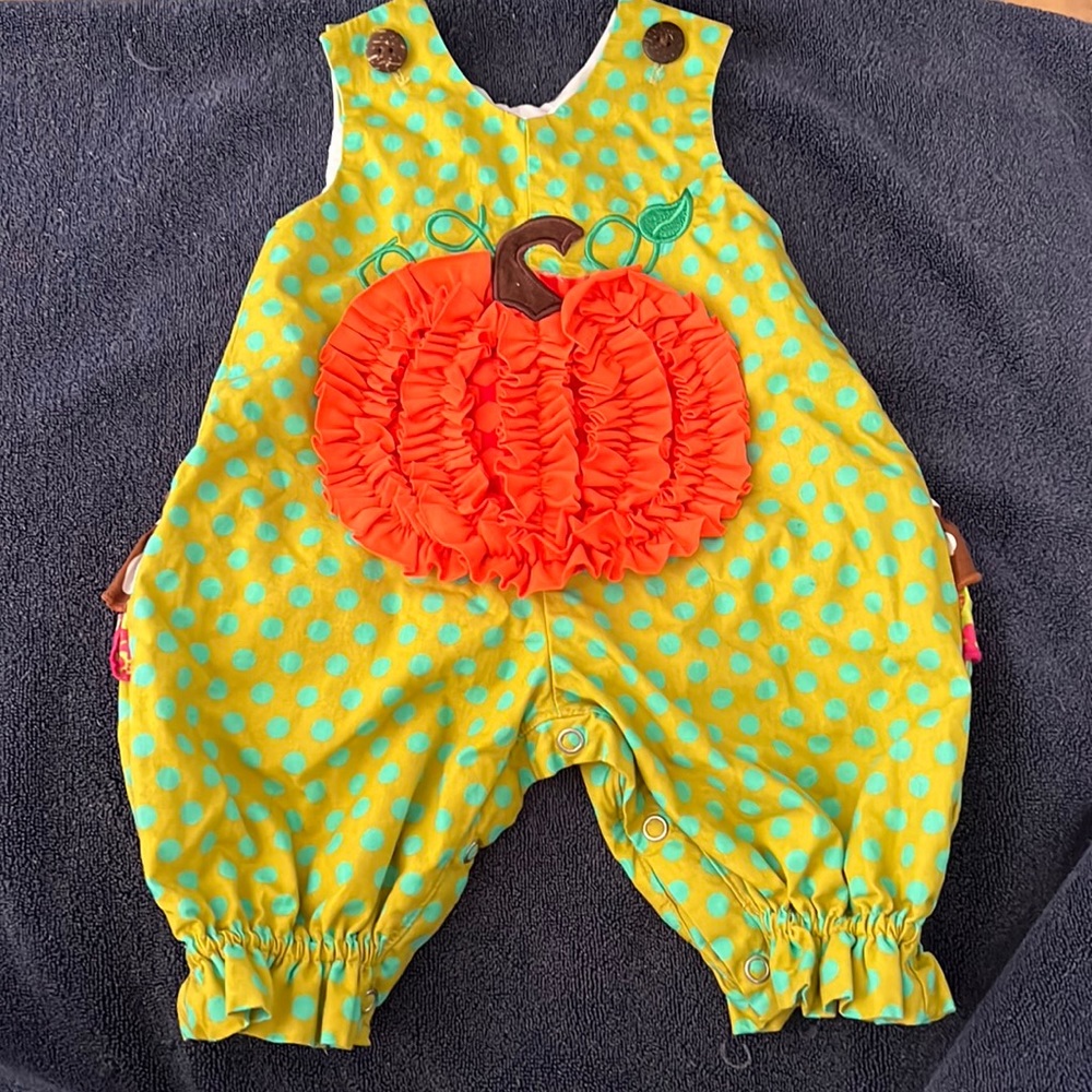 La Jenn Pumpkin onesie 3 mon